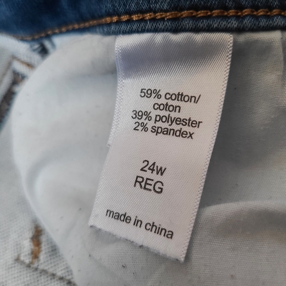 Ladies Maurices Mid Rise Dark Wash Jeans Size 24W - Picture 10 of 10